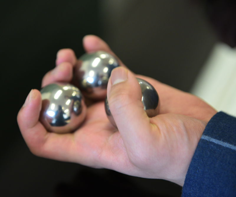 Stainless steel balls for your hands 40mm